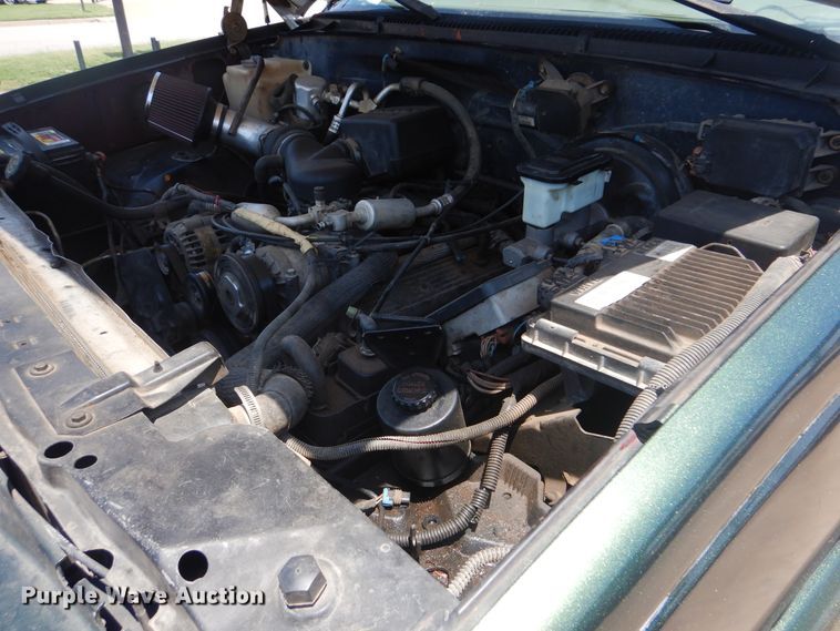 image for item HJ9816 2000 Chevrolet Tahoe  SUV