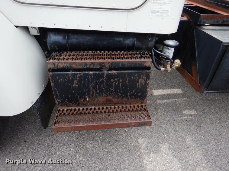 image for item HJ9827 1995 Peterbilt 330  utility bed truck with crane