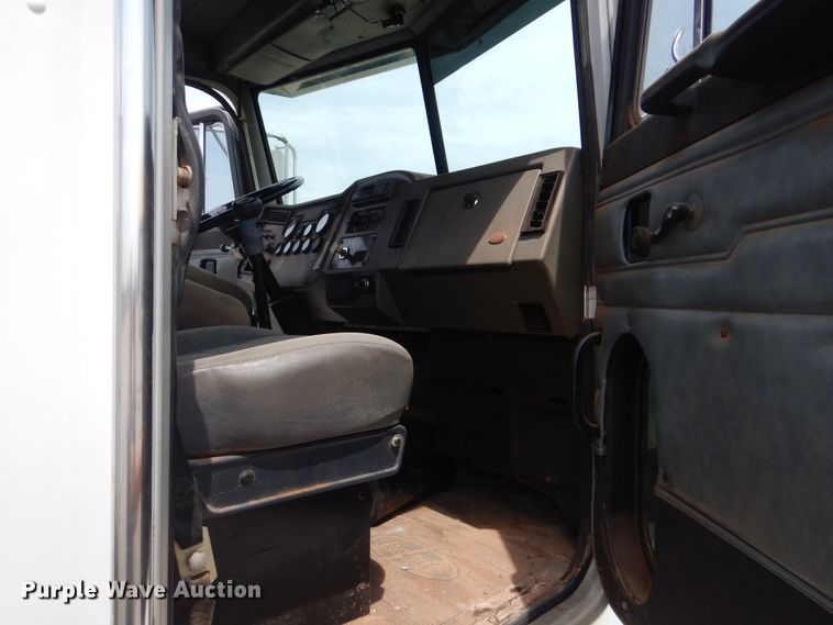 image for item HJ9827 1995 Peterbilt 330  utility bed truck with crane