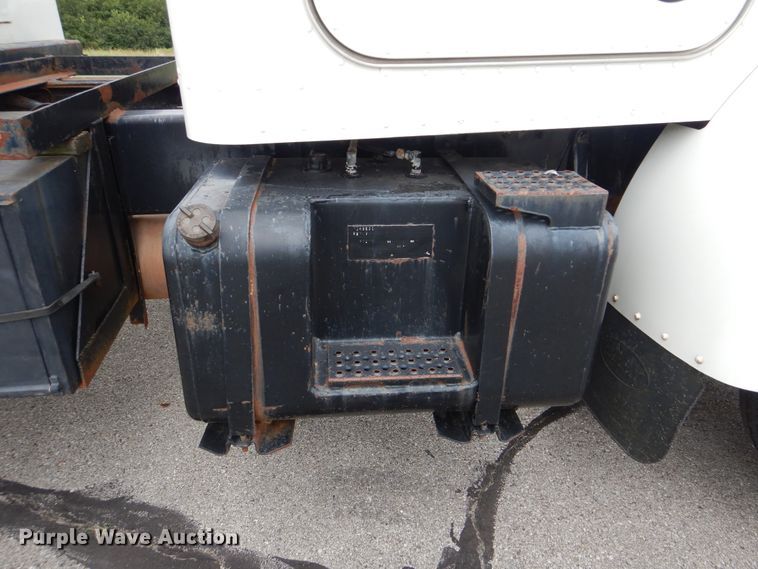 image for item HJ9827 1995 Peterbilt 330  utility bed truck with crane