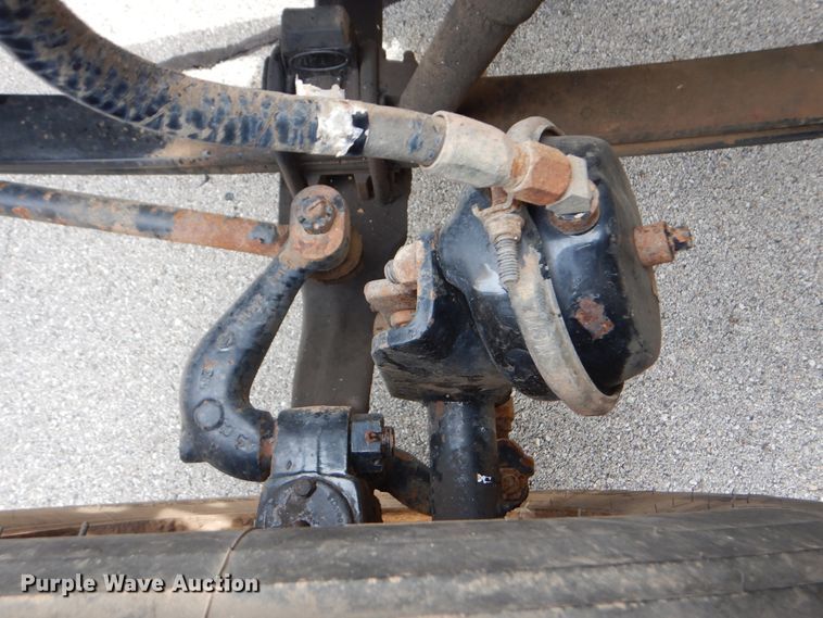 image for item HJ9827 1995 Peterbilt 330  utility bed truck with crane