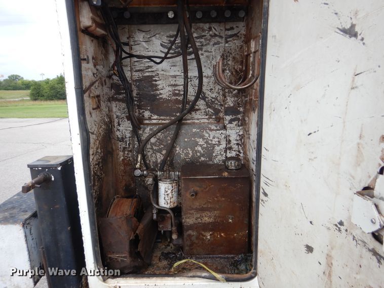 image for item HJ9827 1995 Peterbilt 330  utility bed truck with crane