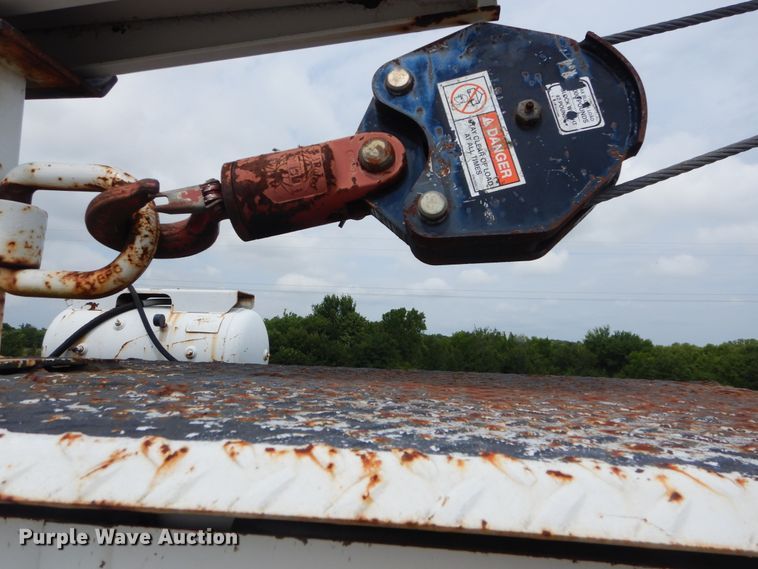 image for item HJ9827 1995 Peterbilt 330  utility bed truck with crane