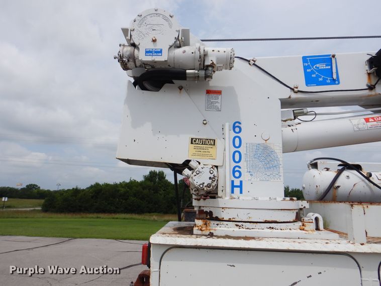 image for item HJ9827 1995 Peterbilt 330  utility bed truck with crane