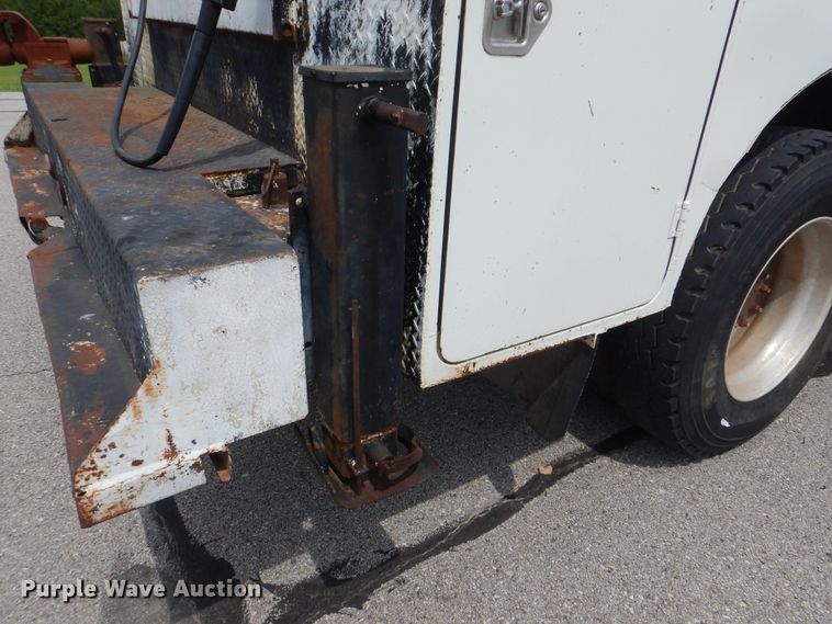 image for item HJ9827 1995 Peterbilt 330  utility bed truck with crane