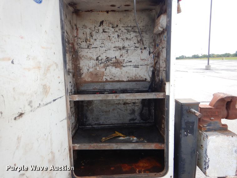 image for item HJ9827 1995 Peterbilt 330  utility bed truck with crane