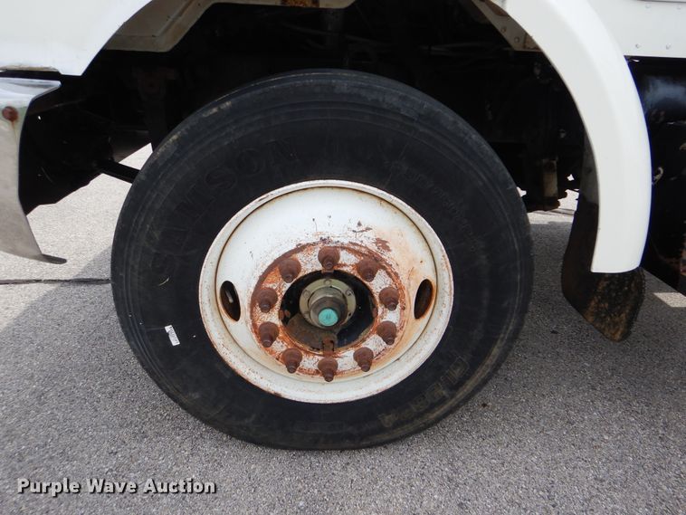 image for item HJ9827 1995 Peterbilt 330  utility bed truck with crane