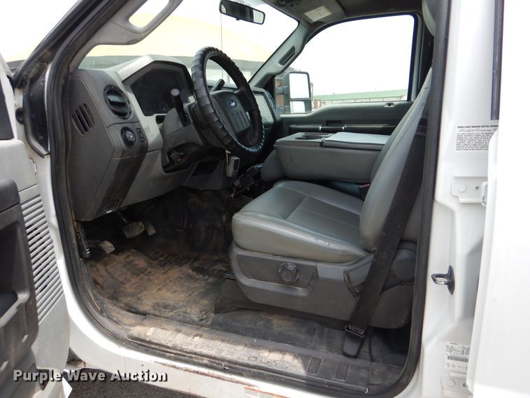 image for item HJ9830 2012 Ford F550 Super Duty  Crew Cab service truck