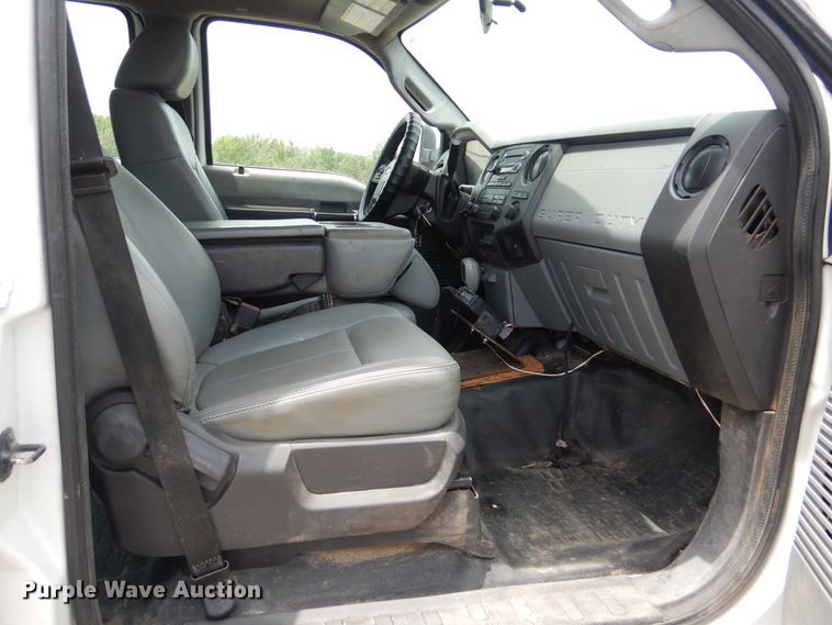 image for item HJ9830 2012 Ford F550 Super Duty  Crew Cab service truck