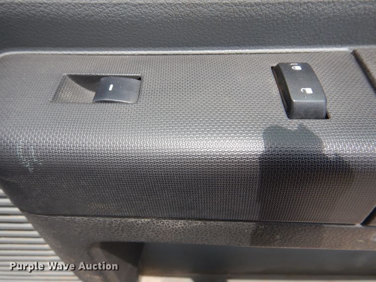 image for item HJ9830 2012 Ford F550 Super Duty  Crew Cab service truck