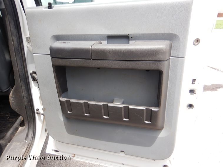 image for item HJ9830 2012 Ford F550 Super Duty  Crew Cab service truck