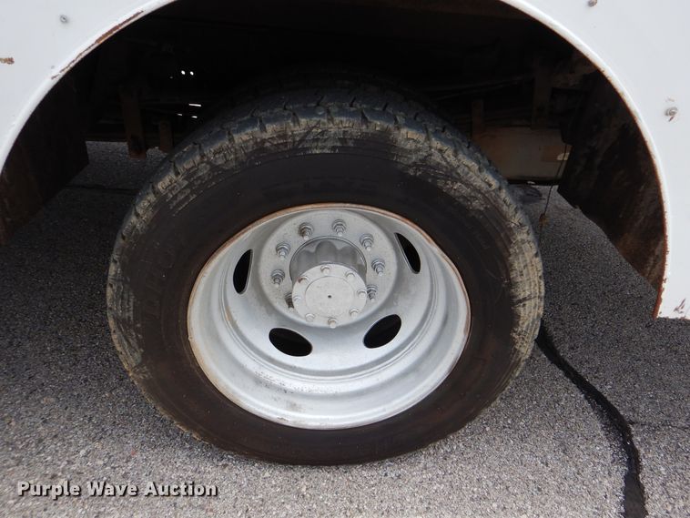 image for item HJ9830 2012 Ford F550 Super Duty  Crew Cab service truck