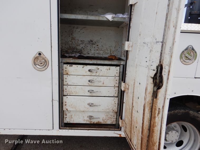 image for item HJ9830 2012 Ford F550 Super Duty  Crew Cab service truck