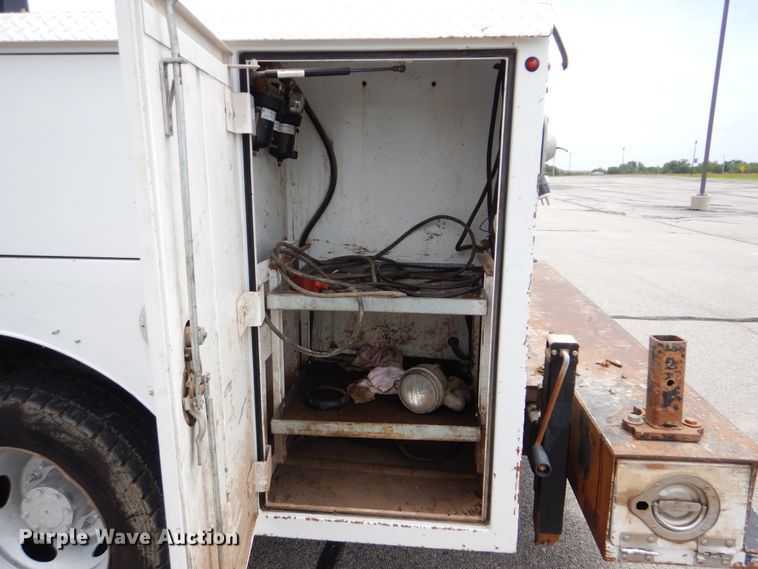 image for item HJ9830 2012 Ford F550 Super Duty  Crew Cab service truck