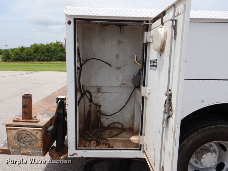 image for item HJ9830 2012 Ford F550 Super Duty  Crew Cab service truck