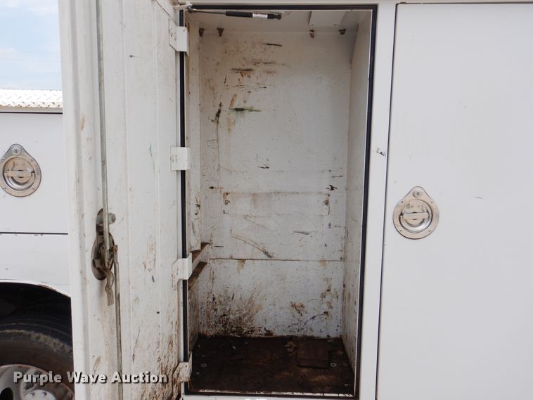 image for item HJ9830 2012 Ford F550 Super Duty  Crew Cab service truck