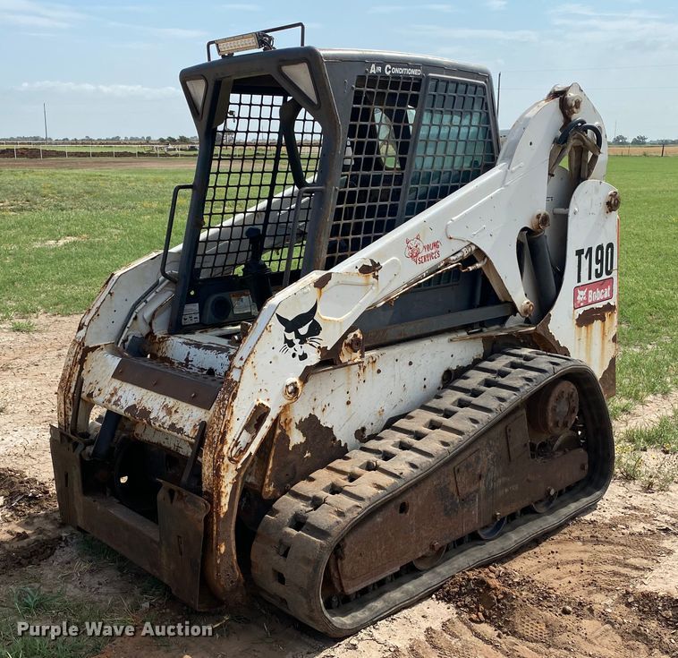 image for item HM9148 2002 Bobcat T190  tracked skid steer loader