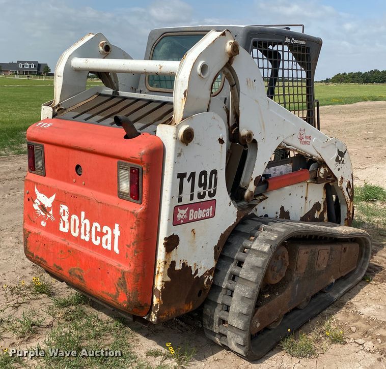 image for item HM9148 2002 Bobcat T190  tracked skid steer loader