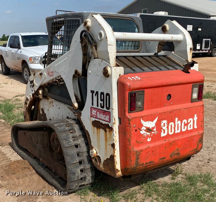 image for item HM9148 2002 Bobcat T190  tracked skid steer loader