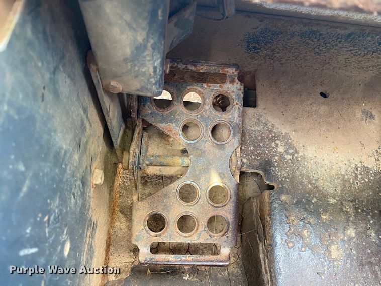 image for item HM9148 2002 Bobcat T190  tracked skid steer loader