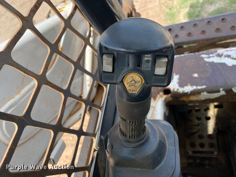 image for item HM9148 2002 Bobcat T190  tracked skid steer loader