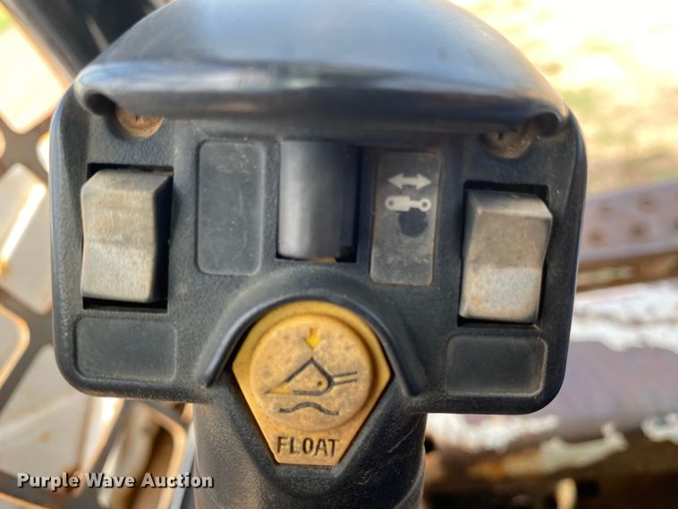 image for item HM9148 2002 Bobcat T190  tracked skid steer loader