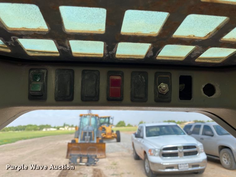 image for item HM9148 2002 Bobcat T190  tracked skid steer loader