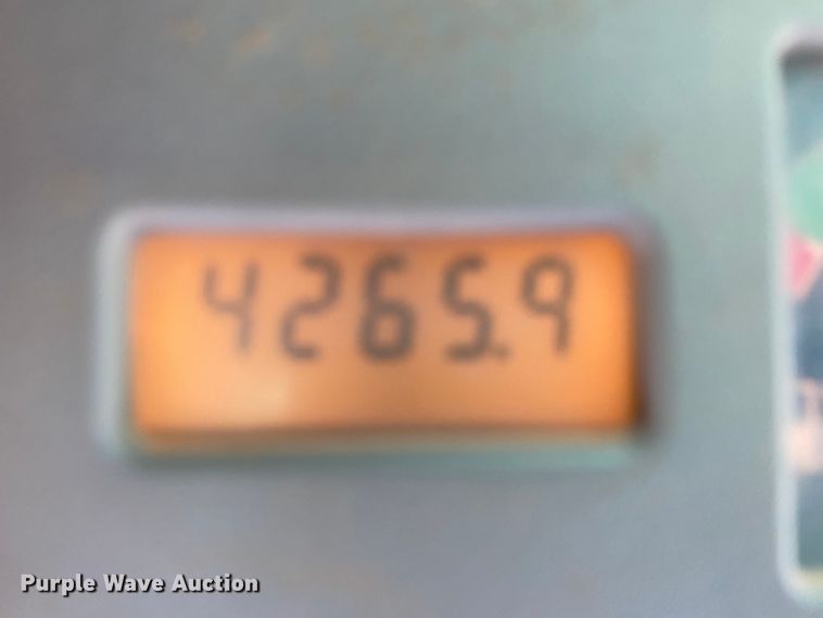 image for item HM9148 2002 Bobcat T190  tracked skid steer loader