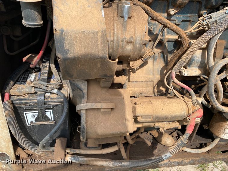 image for item HM9148 2002 Bobcat T190  tracked skid steer loader