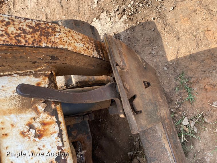 image for item HM9148 2002 Bobcat T190  tracked skid steer loader