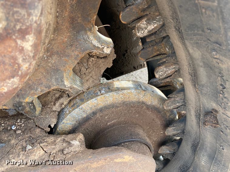 image for item HM9148 2002 Bobcat T190  tracked skid steer loader