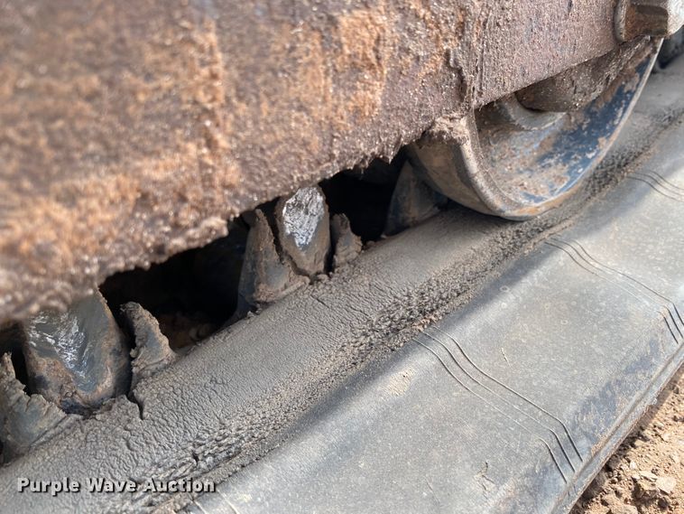 image for item HM9148 2002 Bobcat T190  tracked skid steer loader