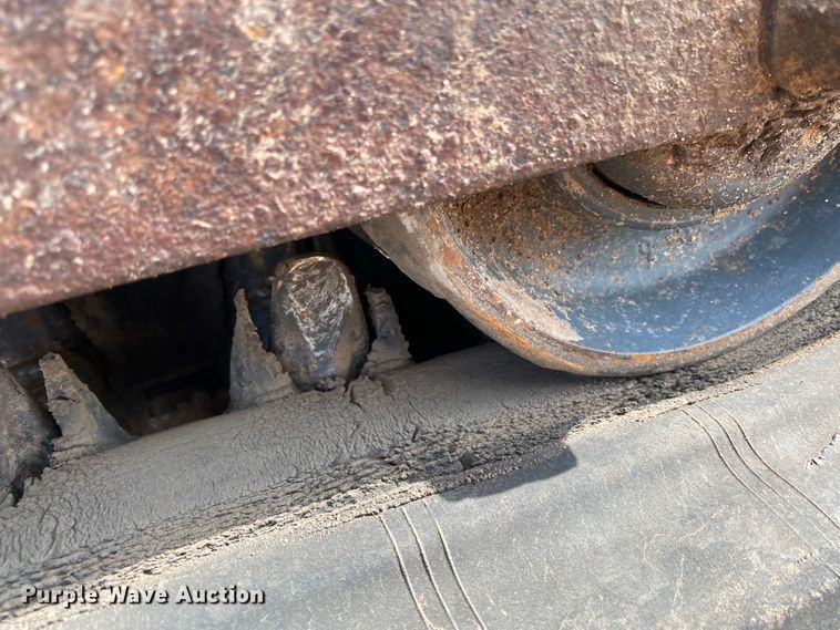 image for item HM9148 2002 Bobcat T190  tracked skid steer loader