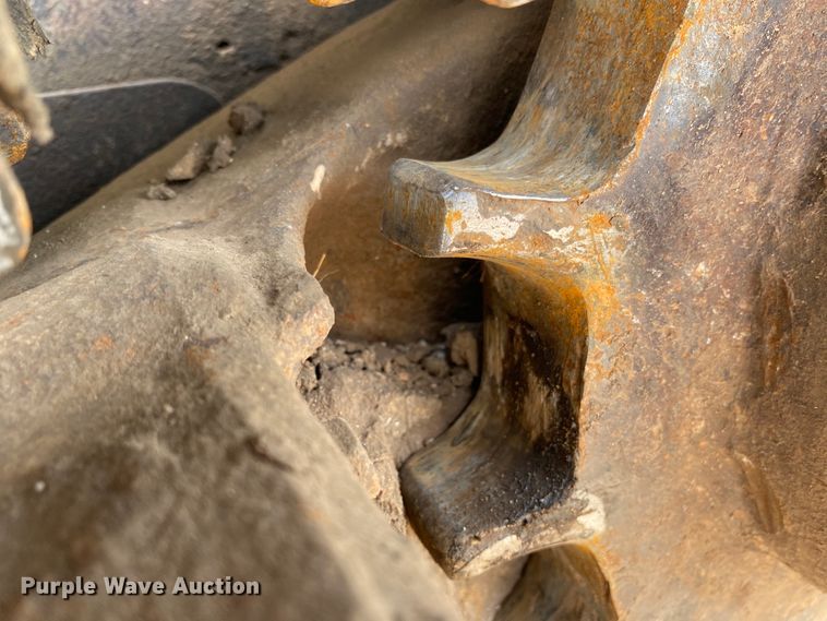 image for item HM9148 2002 Bobcat T190  tracked skid steer loader