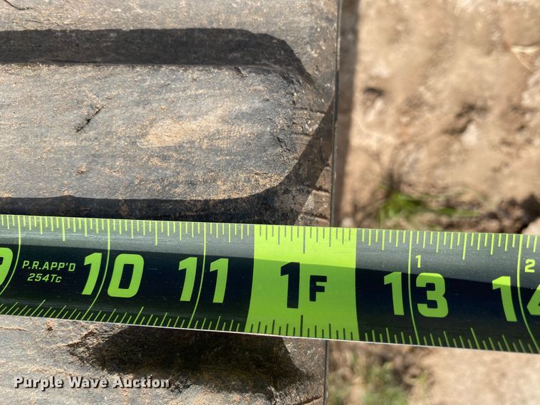 image for item HM9148 2002 Bobcat T190  tracked skid steer loader