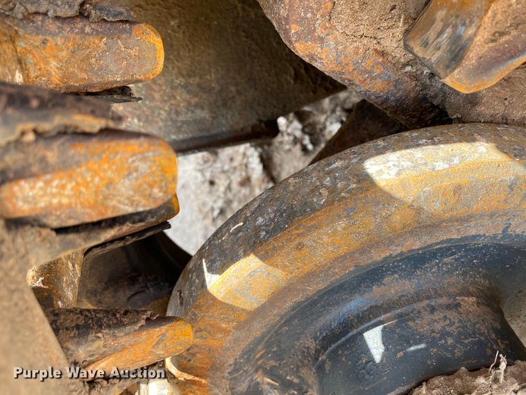 image for item HM9148 2002 Bobcat T190  tracked skid steer loader