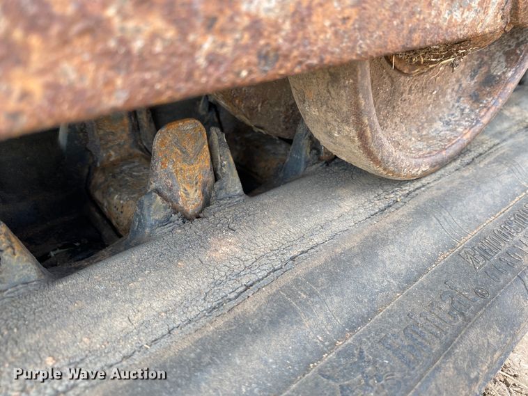 image for item HM9148 2002 Bobcat T190  tracked skid steer loader