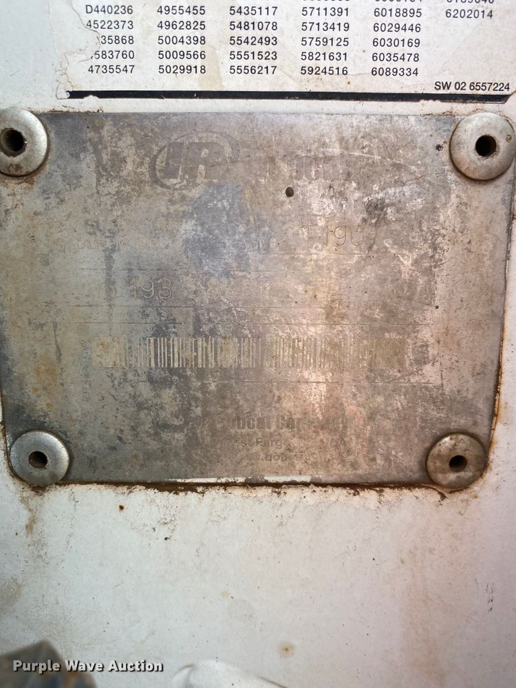 image for item HM9148 2002 Bobcat T190  tracked skid steer loader