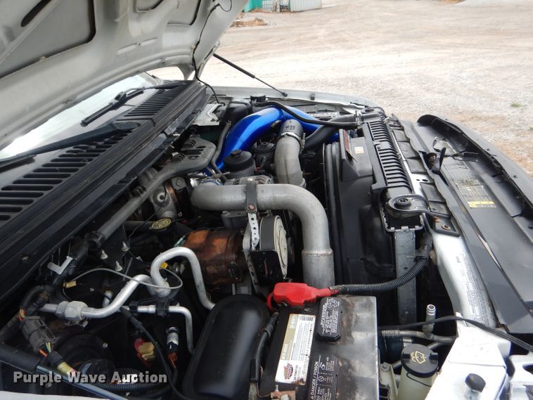 2005 Ford F350 Super Duty XL pickup truck cab and chassis in Milan, MO | Item HM9695 sold 