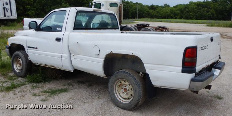 image for item HM9726 1999 Dodge Ram 1500  pickup truck