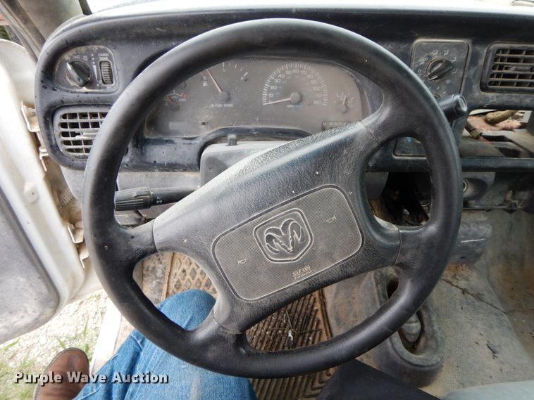 image for item HM9726 1999 Dodge Ram 1500  pickup truck