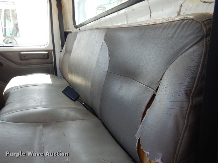 image for item HO9766 2001 International 4700  vacuum truck