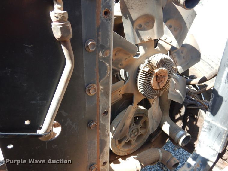 image for item HO9766 2001 International 4700  vacuum truck