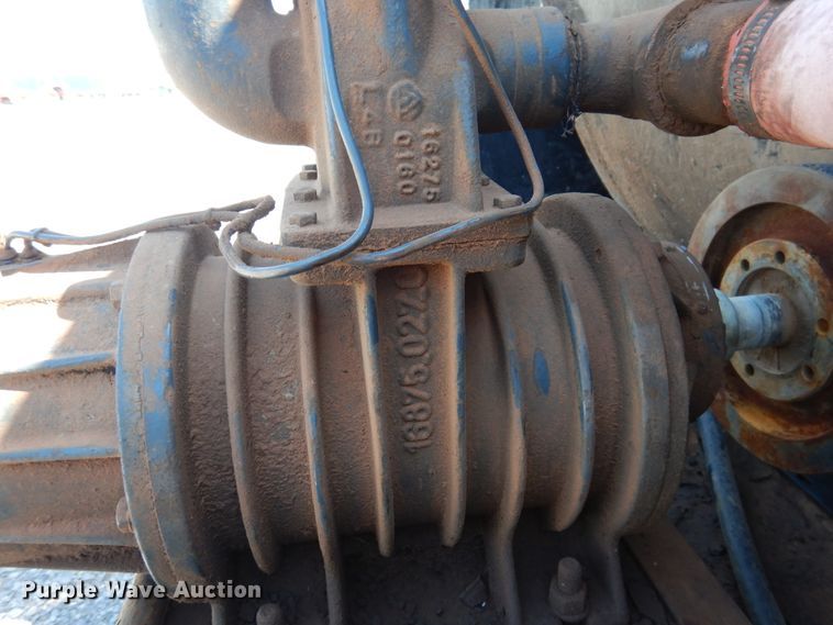 image for item HO9766 2001 International 4700  vacuum truck