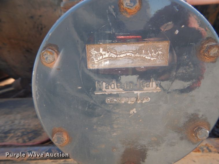 image for item HO9766 2001 International 4700  vacuum truck