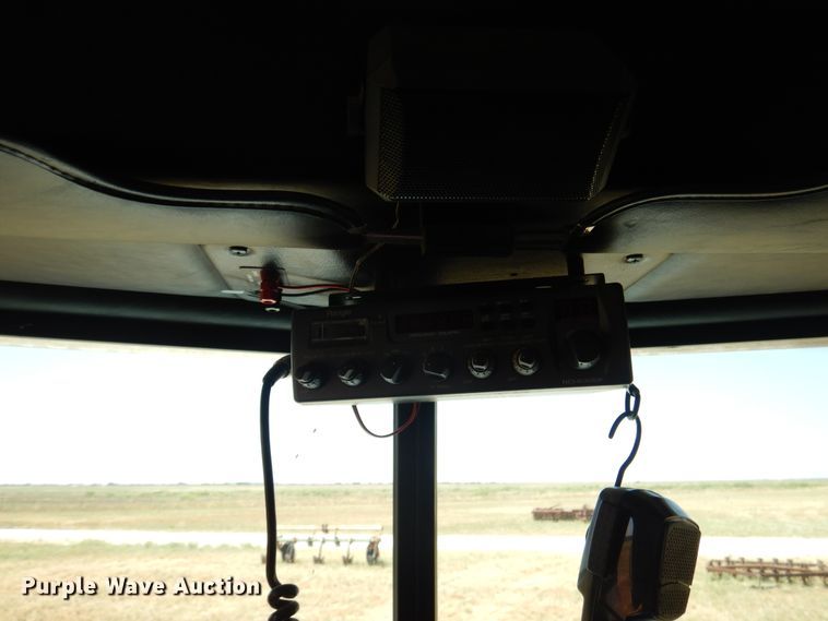 image for item HO9772 2004 Peterbilt 330  Crew Cab semi truck