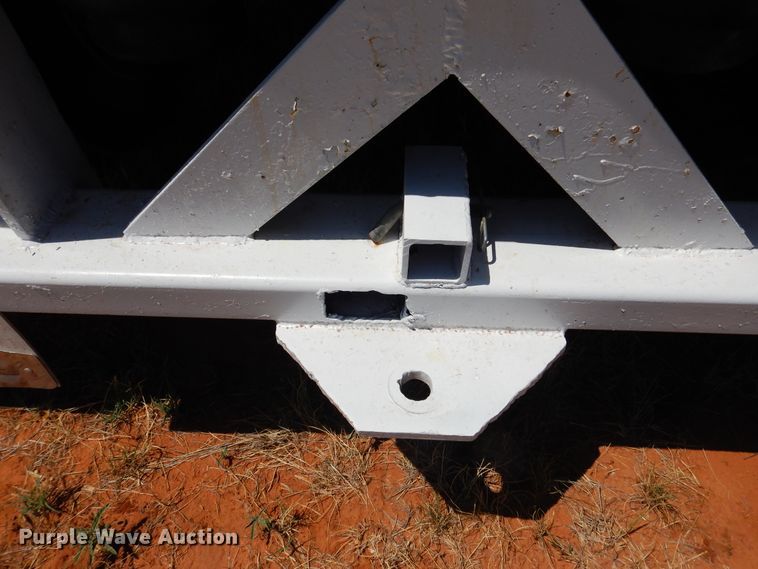 image for item HO9772 2004 Peterbilt 330  Crew Cab semi truck