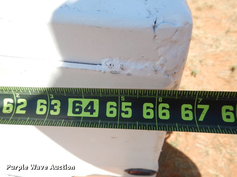 image for item HO9772 2004 Peterbilt 330  Crew Cab semi truck