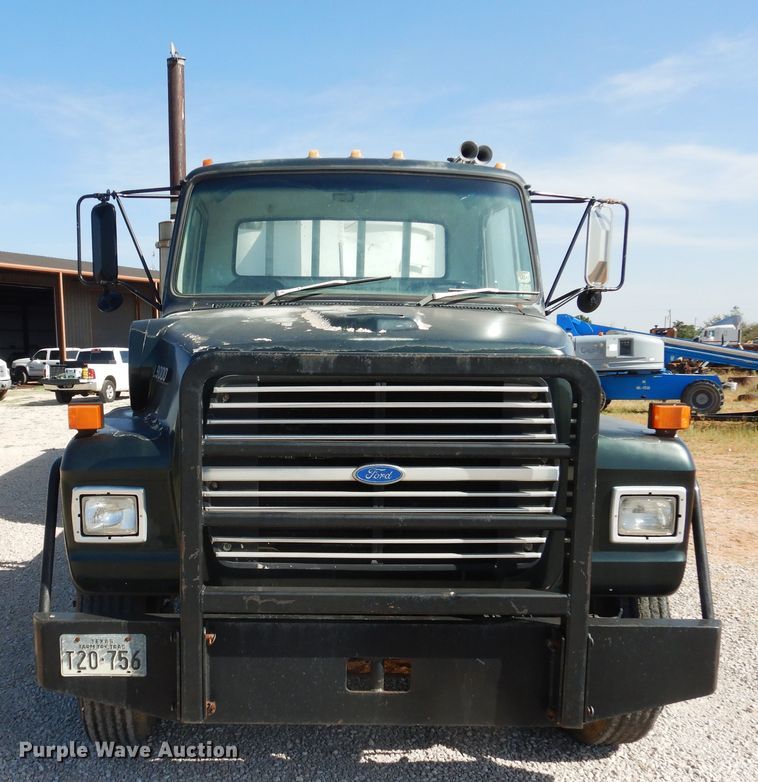 image for item HO9775 1987 Ford L9000  flatbed truck