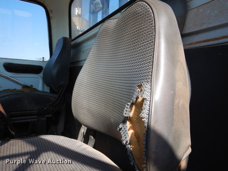 image for item HO9775 1987 Ford L9000  flatbed truck